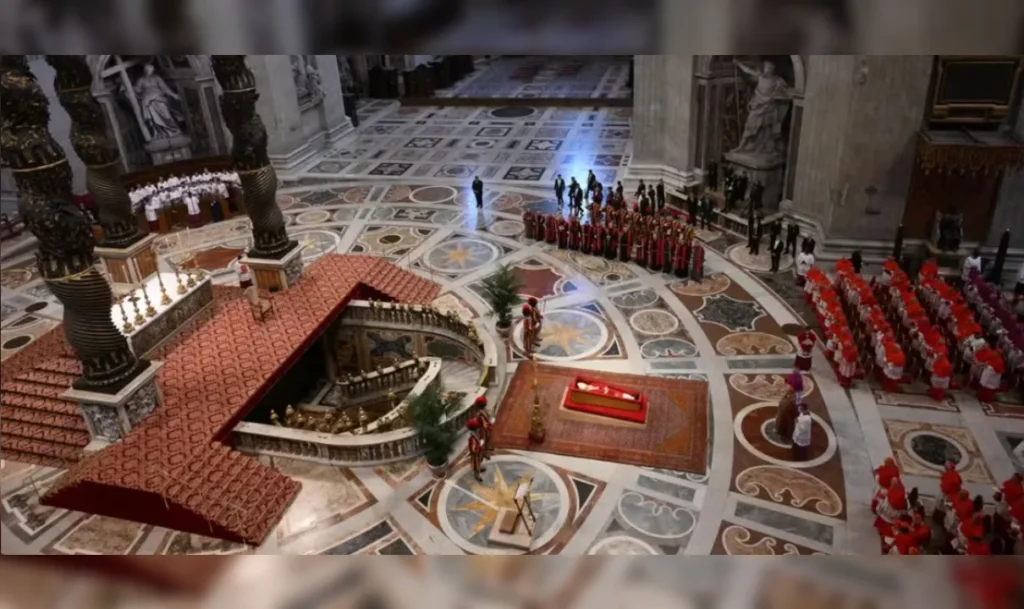 Comeca o velorio de Francisco Basilica de Sao Pedr 00813881 d4ea3ec0c9f2e1d62ab22847dddff969 3