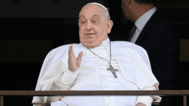 Vaticano Acaba De Revelar Como Estava O Corpo Do Papa Antes De Sua M0rte “Suas Mãos Foram Fur… Ver Mais