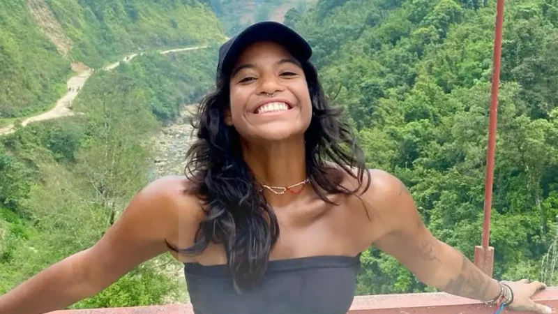 Brasileira escorrega e cai de 300 metros dentro de vulcão na Indonésia e acaba de… Ver Mais