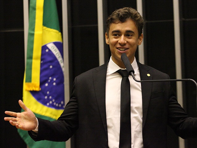Nikolas toma atitude e pega Bolsonaro de surpresa durante ato: ‘Não pod…Ver Mais