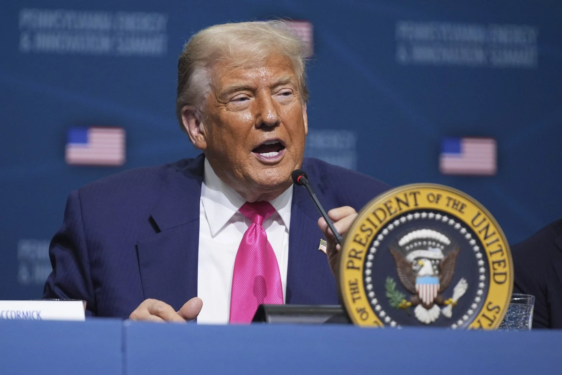 Nesta madrugada, possível m0rte de Donald Trump Vem à Tona E Web Espera Anúncio Oficial “Ele Se… Ver Mais