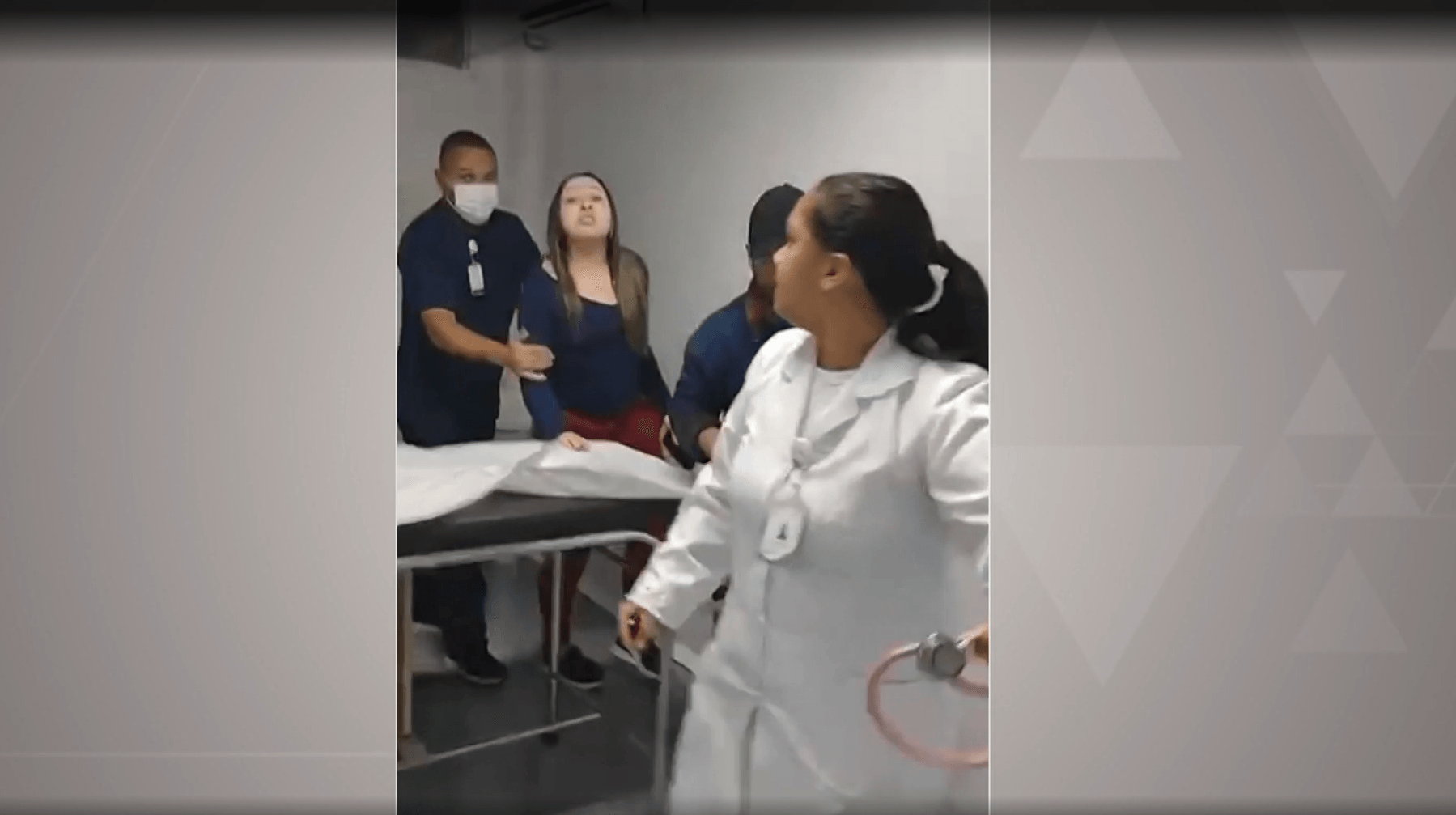 Paciente Com Dor no Ombro Agrid3 Médica Por Negar Atestado, Mas Detalhe Choca A Todos “Ele Tinha Um… Ver mais