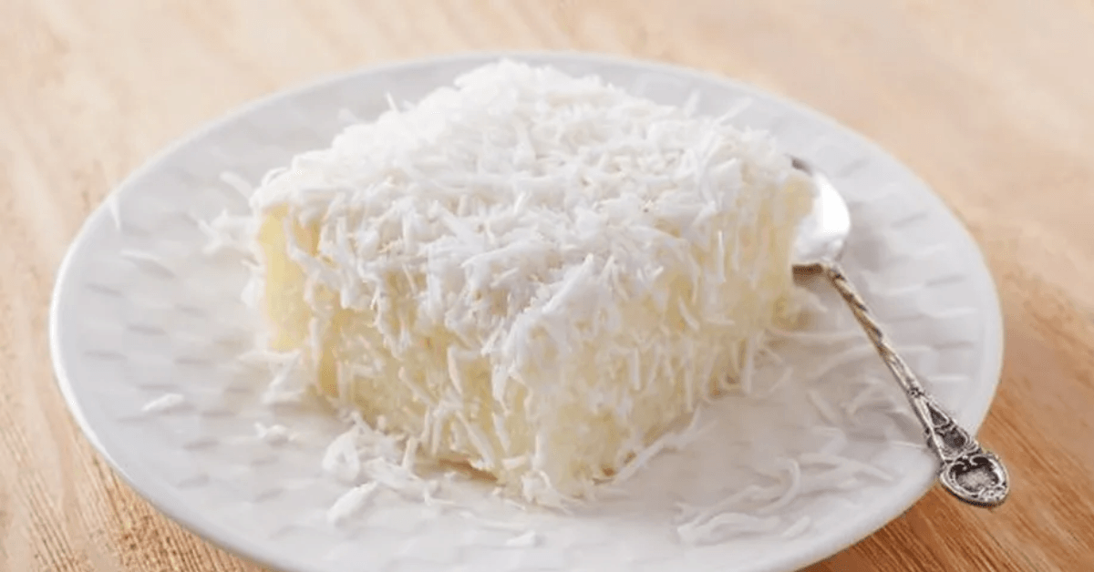 Deliciosa Receita De Bolo Gelado de Coco Cremoso Viraliza, E Usa Apenas 3 Ingredientes Que Todos Têm Em Casa “Pé De… Ver Mais