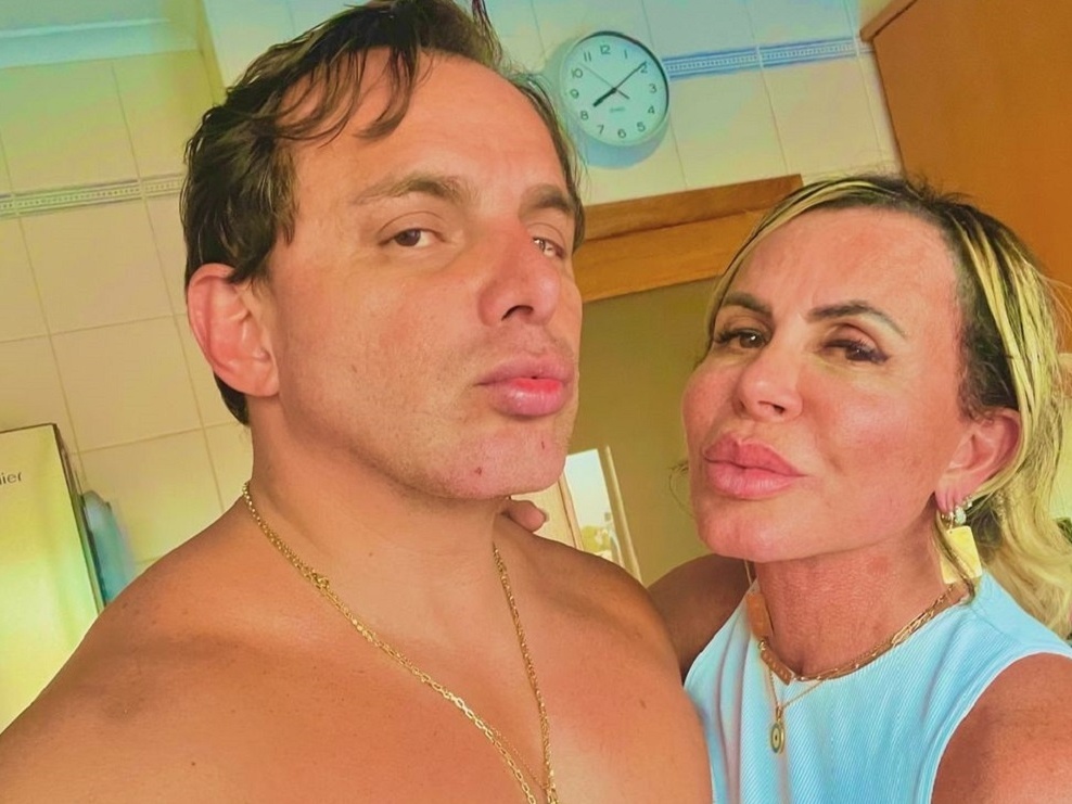 Ex-marido de Gretchen Quebra Silêncio e Revela Que Cant0ra Gosta de Bu… Ver mais