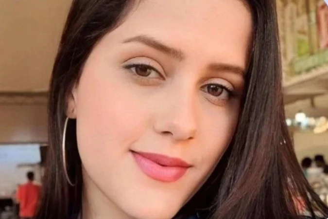 Jovem Professora de 25 Anos É Queim4da Viva Pelo Pró…Ver mais