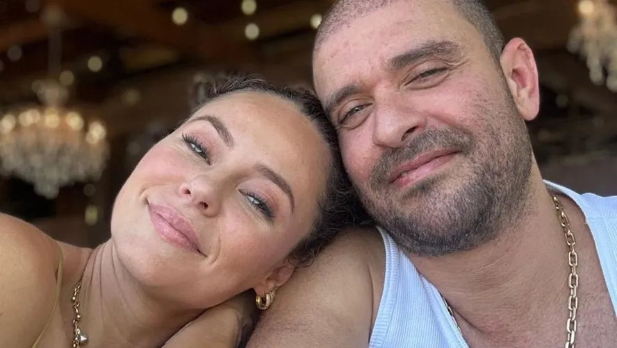 Diogo Nogueira faz o Brasil chorar ao revelar que Paolla gosta de bu…Ver mais