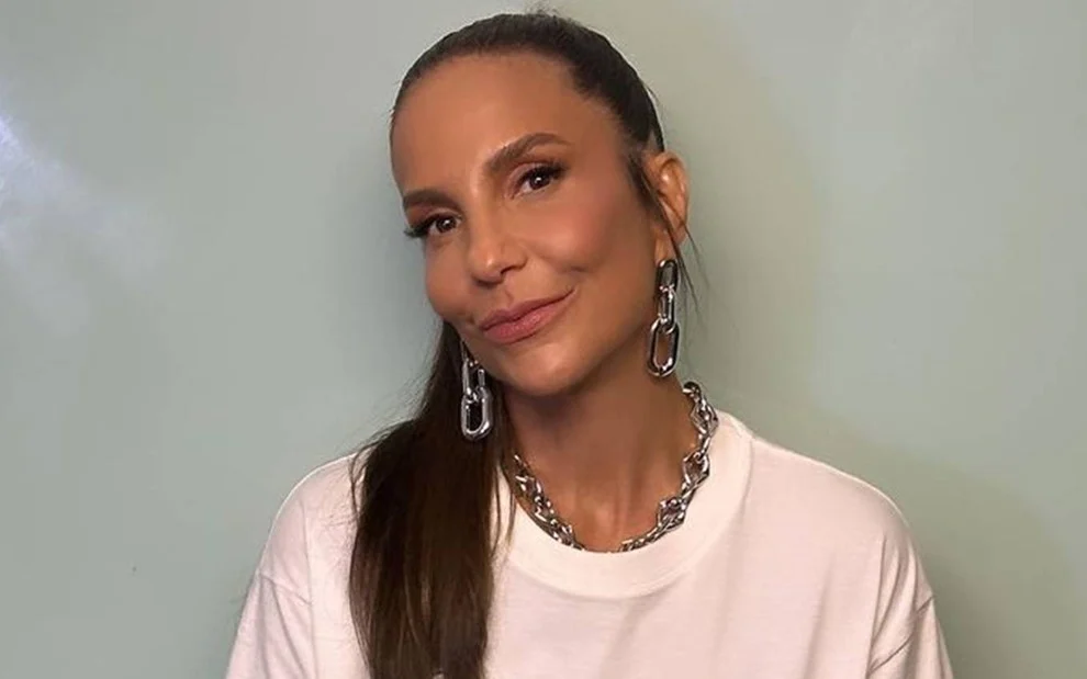 Nesta manhã Ivete quebra o silêncio e revela a verdade gosto de mu…Ver mais