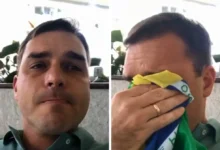 flavio bolsonaro chorando 01.webp