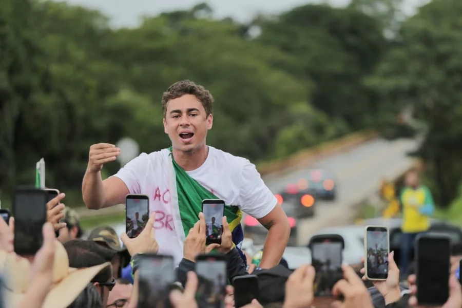 Nikolas chega em Brasília e o que ele foi obrigado a fazer assust0u a todos… Ler mais