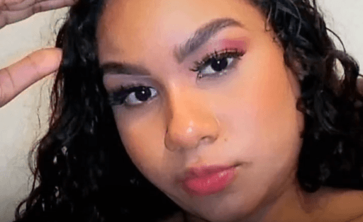 Lut0: Jovem Thamires é M0rta Com 14 F4cadas na Frente da Mãe e do Filh0 de 2 Anos…Ver Mais