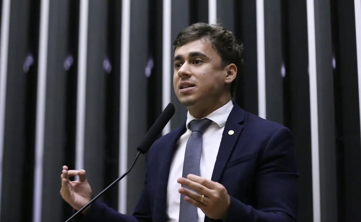 Após montagem de Lula capturado, PGR acaba de pedir que Nikolas Ferreira e Flávio Bolsonar0 sejam… Ler mais