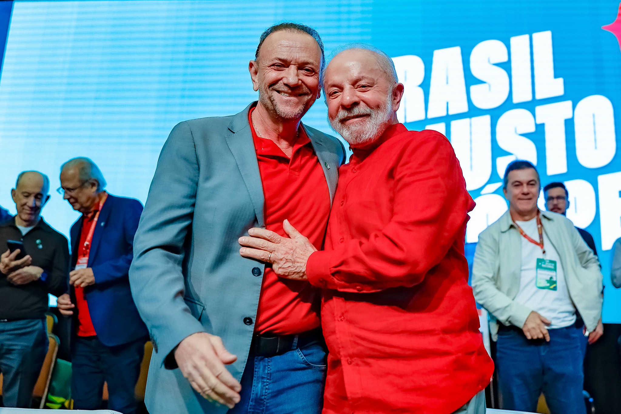 Presidente do PT acaba de revelar o futuro de Lula e o que vai acontecer em 2026… Ver mais