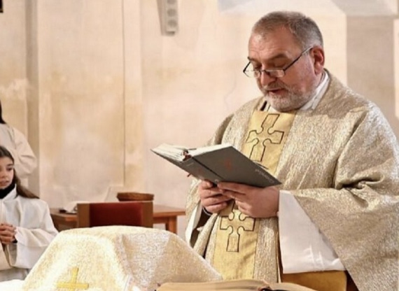 Comunicamos a m0rte do nosso querido Padre, ele caiu dur0 durante a… Ver mais
