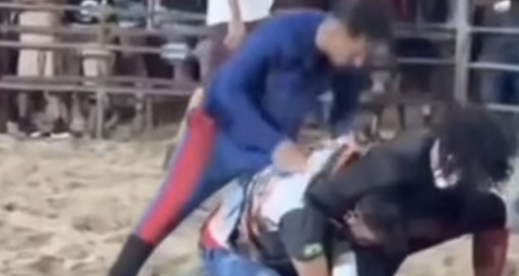 TR4GÉDIA: Querido palhaço Bananinha acaba de ser b4leado na nuca por… Ver mais