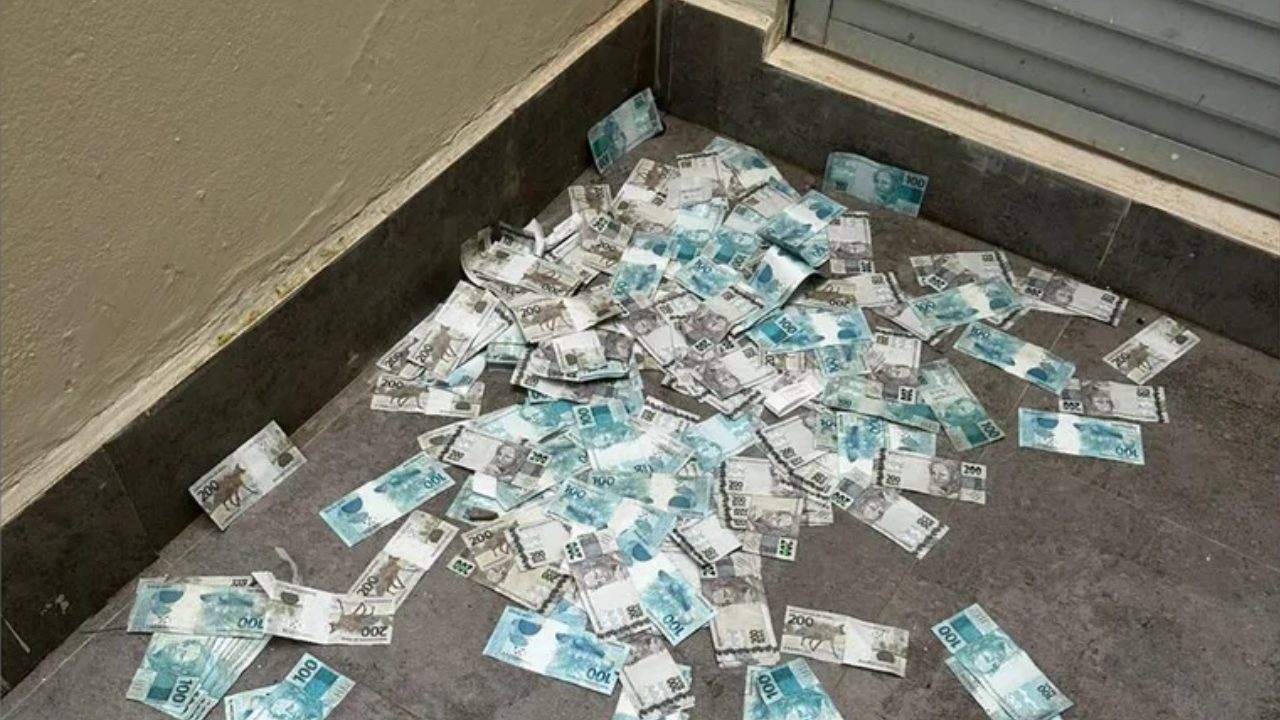 PF estoura cativeiro do dinheiro e filmagens mostram mala com R$ 429 mil voando de prédio em… Ver Mais