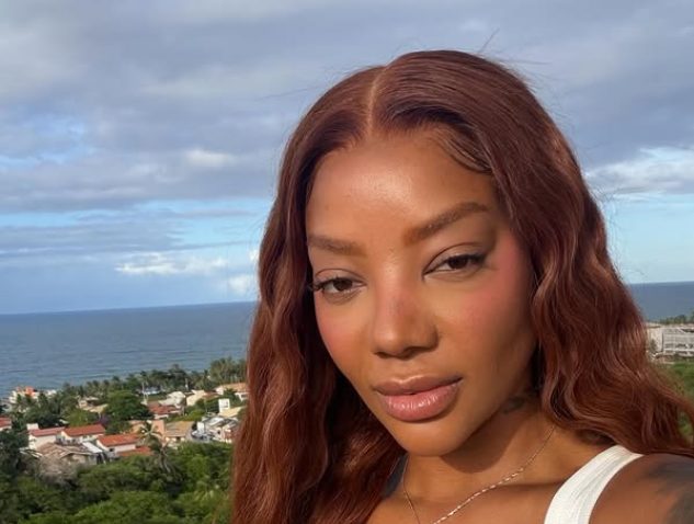 Ludmilla interrompe show, aponta para mãe e o que ela grita sobre o bebê choc4 até a polícia… Ver Mais