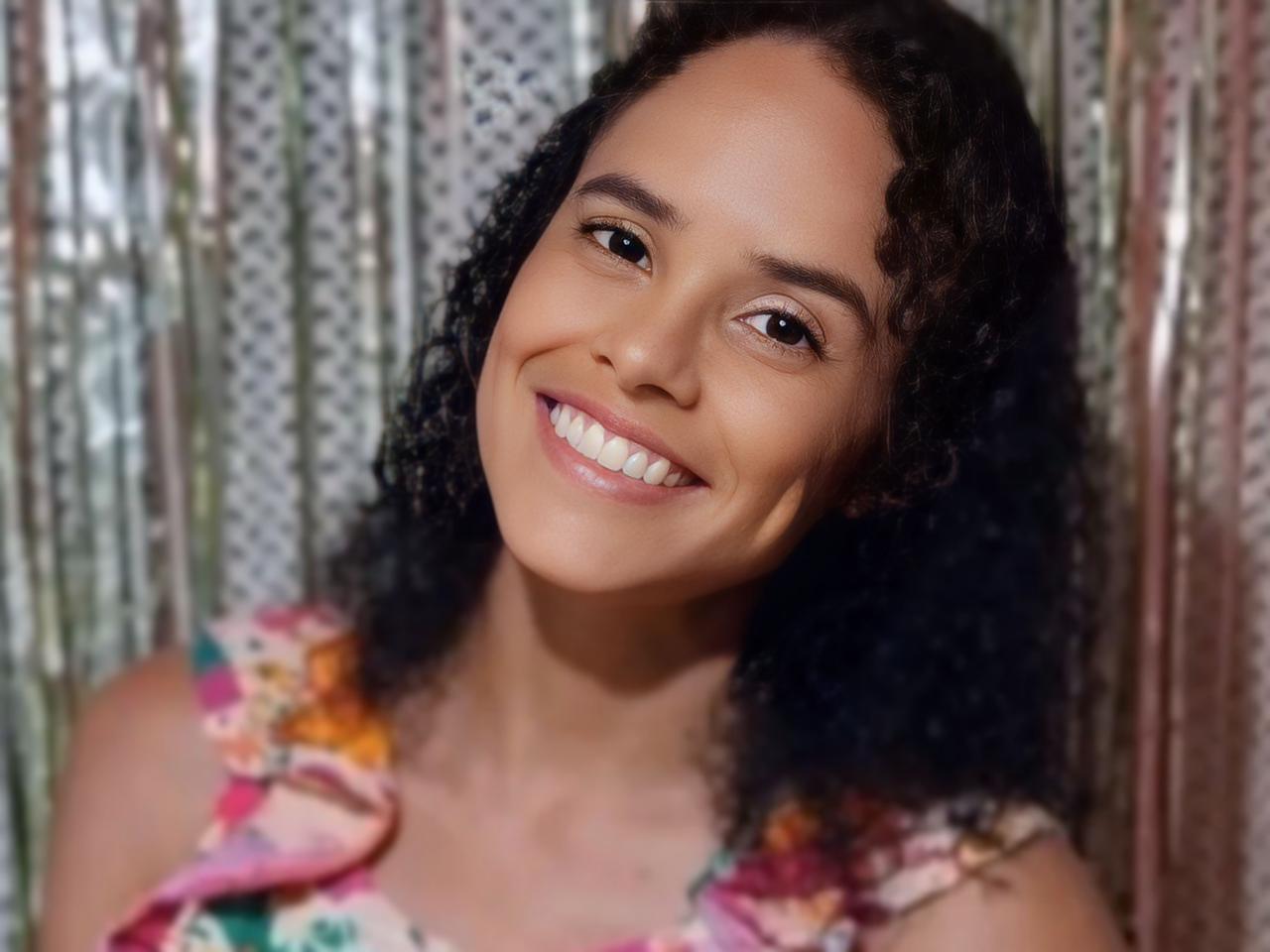 Manuela, que sumiu a caminho do trabalho, é encontrada sem vid4 em canavial e o que fizeram com ela é de arrepi…Ver mais