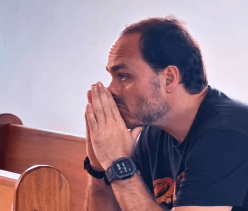 Carlos Bolsonaro revela o que pode levar o pai à m0rte a qualquer momento: ‘Ele pode… Ver Mais