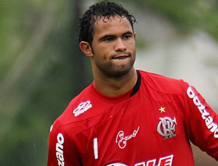 Após 15 anos, Goleiro Bruno quebra o silêncio e revela seu maior arrependimento: Tive Que… Ver Mais
