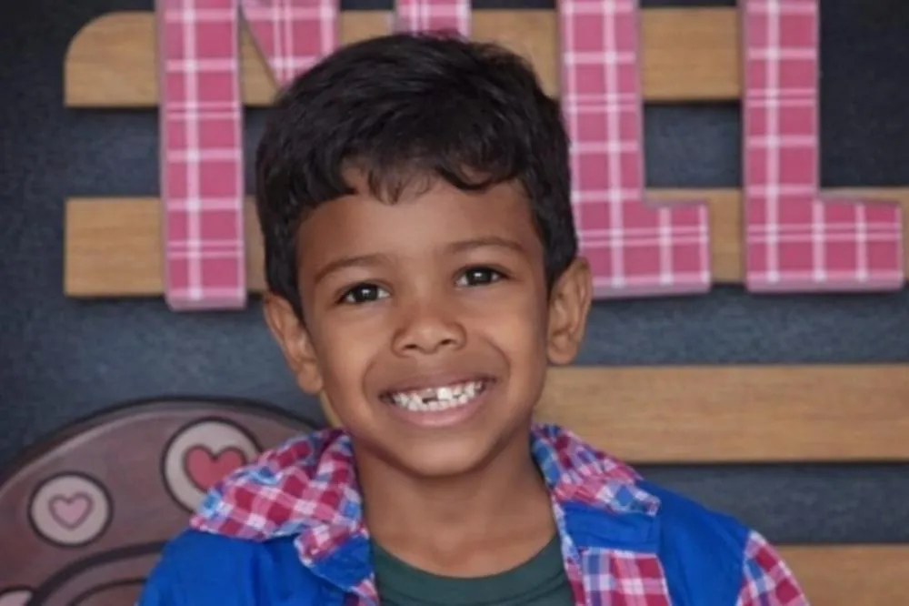 O Nosso Querido Menino Israel de 6 Anos Acaba de Perder a Vid4 Após… Ver Mais