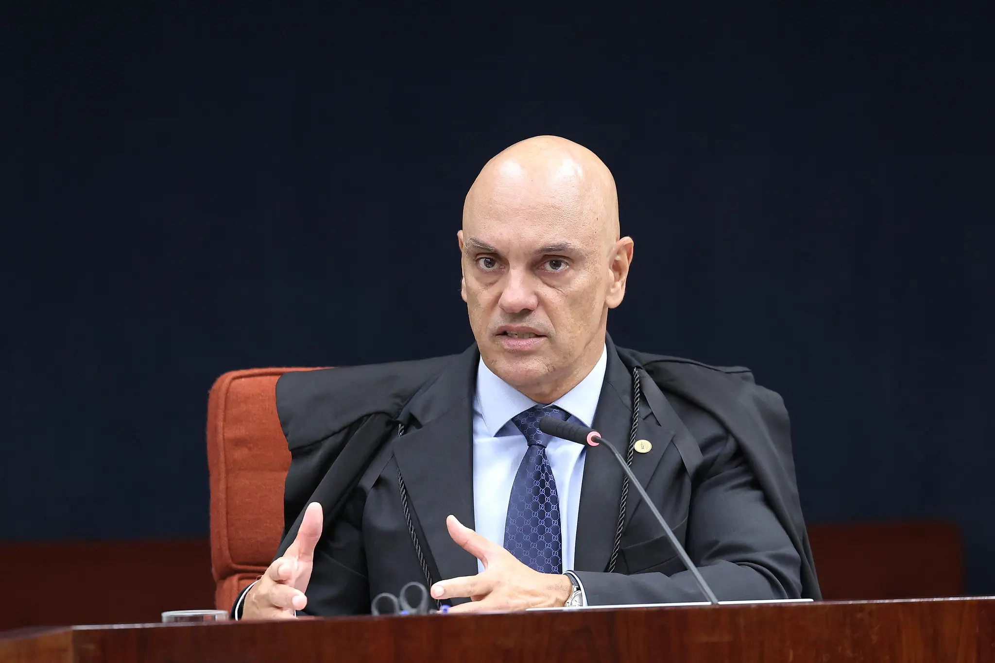 Moraes acaba de tomar decisão sobre a prisão de Bolsonaro e o que ele exigiu vai… Ver mais