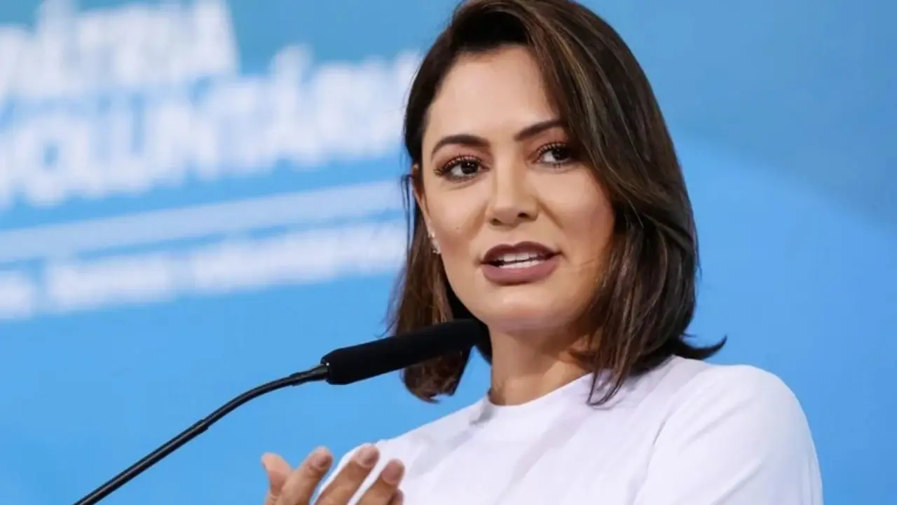 O que Michelle Bolsonaro fez após derrota de Wagner Moura choca o Brasil: Ela… Ver Mais