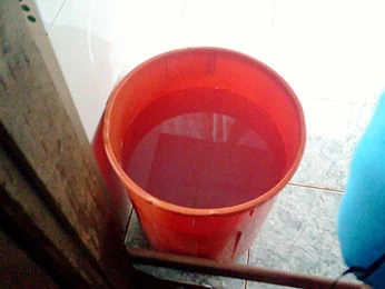 CH0CANTE: Homem quase m0rre após usar produto de limpeza dentro de casa… Ver Mais