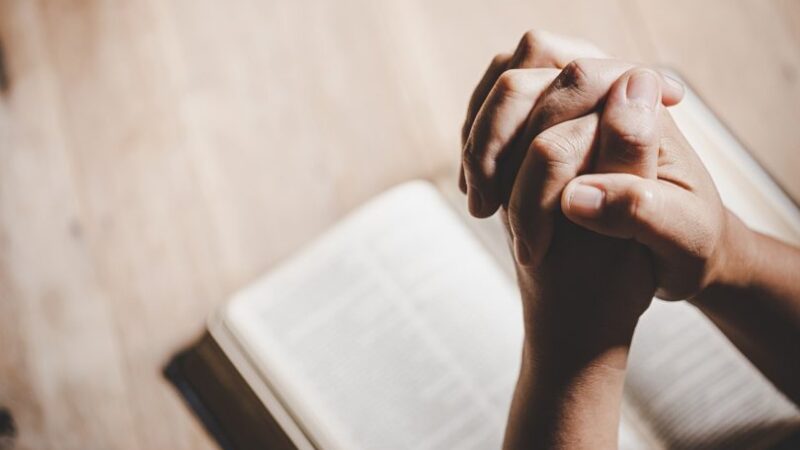 Oração poderosa para Deus enviar bênçãos sem medida neste sábado