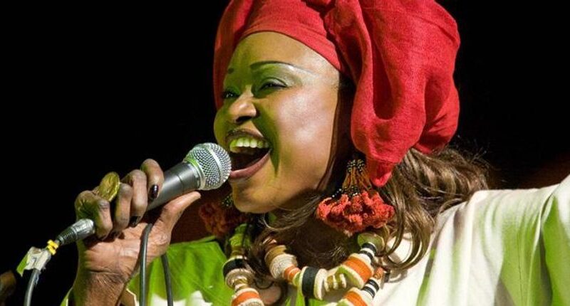 URGENTE: Acaba de ser confirmado que Oumou Sangaré foi… Ver Mais
