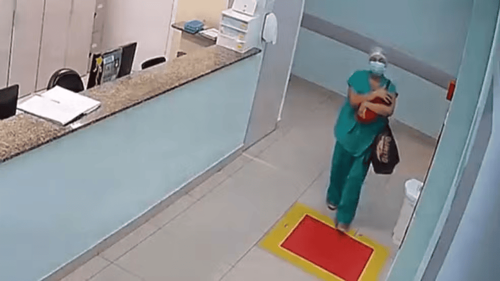 Enfermeira que r0ubou bƐbê acaba de ser mo…Ver mais